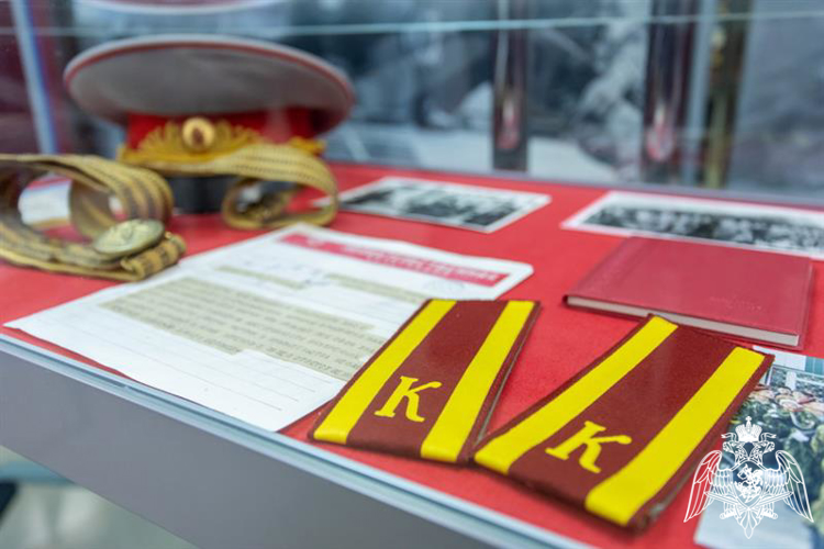 В ЦЕНТРАЛЬНОМ АППАРАТЕ РОСГВАРДИИ СОСТОЯЛАСЬ ВСТРЕЧА ВЫПУСКНИКОВ ЛЕНИНГРАДСКОГО ВОЕННО-ПОЛИТИЧЕСКОГО УЧИЛИЩА МВД СССР ИМ. 60-ЛЕТИЯ ВЛКСМ