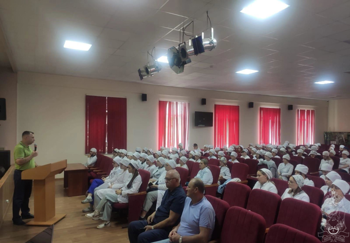 Сотрудник Центрального музея провел урок мужества для студентов медицинского колледжа