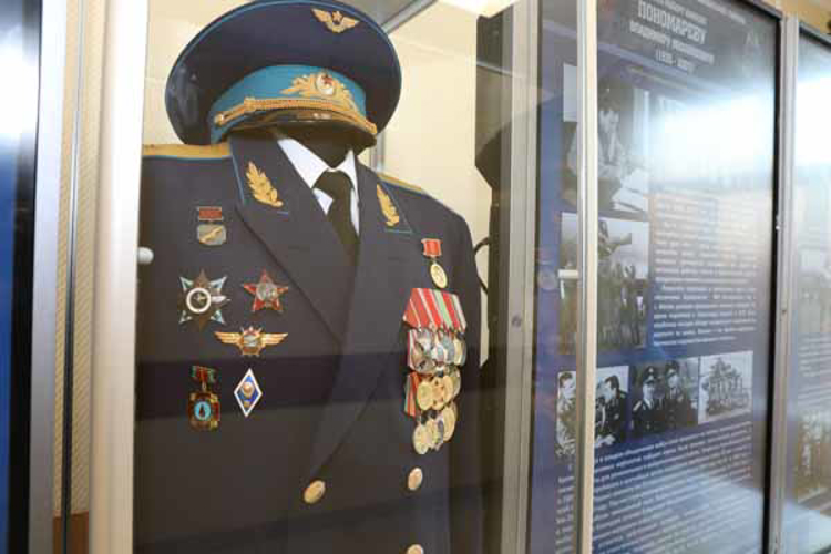 На выставке Центрального музея Росгвардии представили уникальные документы об истории формирования авиации войск правопорядка 