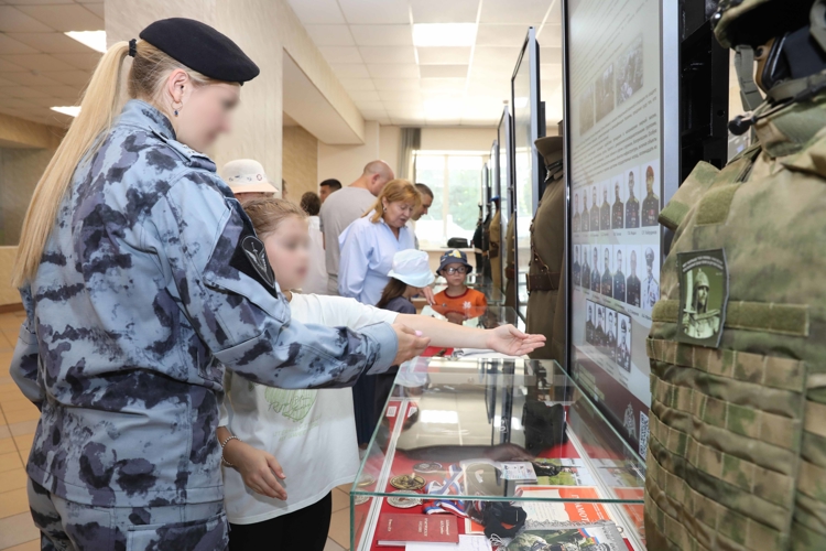 Центральный музей представил выставку об истории войск правопорядка на праздновании 15-летия Центра специального назначения сил оперативного реагирования и авиации Росгвардии