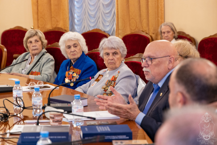 Представители Росгвардии приняли участие в Международном антифашистском форуме