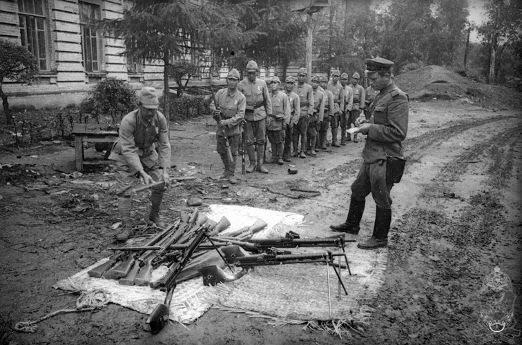 ЗНАМЕНА 44-ГО СТРЕЛКОВОГО ПОЛКА ВНУТРЕННИХ ВОЙСК НКВД СССР