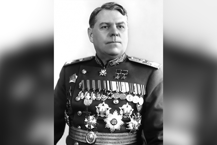 «Я счастлив и горд, что в труднейшую для Родины годину мог принять посильное участие в борьбе наших доблестных Вооруженных Сил и вместе с ними пережил горечь наших неудач и радость победы». Сегодня - 130 лет со дня рождения дважды Героя Советского Союза Маршала Советского Союза Александра Михайловича Василевского