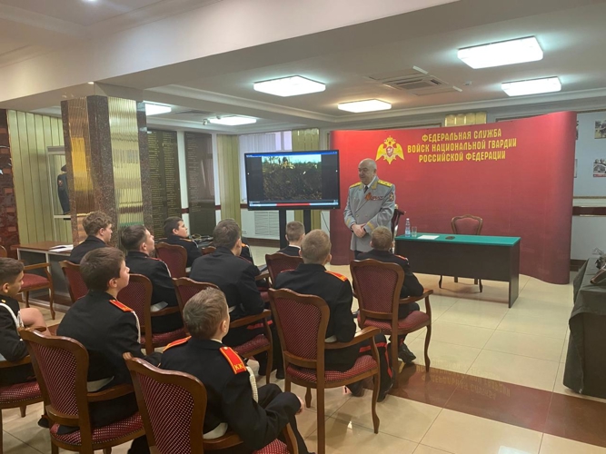 Диалог поколений в стенах Центрального музея войск национальной гвардии