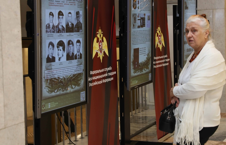 О подвигах солдат правопорядка рассказали музейные реликвии на концерте патриотической песни в Кремле