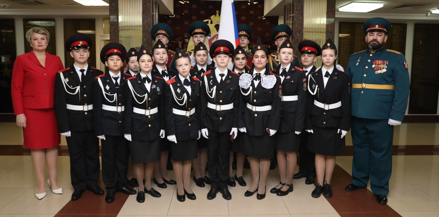 Московские школьники приняли клятву кадет в Зале Славы Центрального музея войск национальной гвардии
