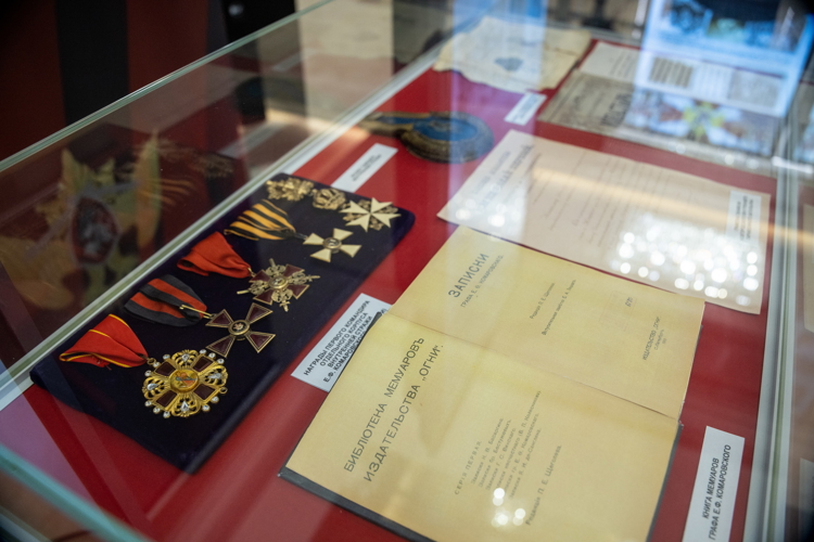 Выставка Центрального музея Росгвардии открылась в Совете Федерации Федерального Собрания Российской Федерации