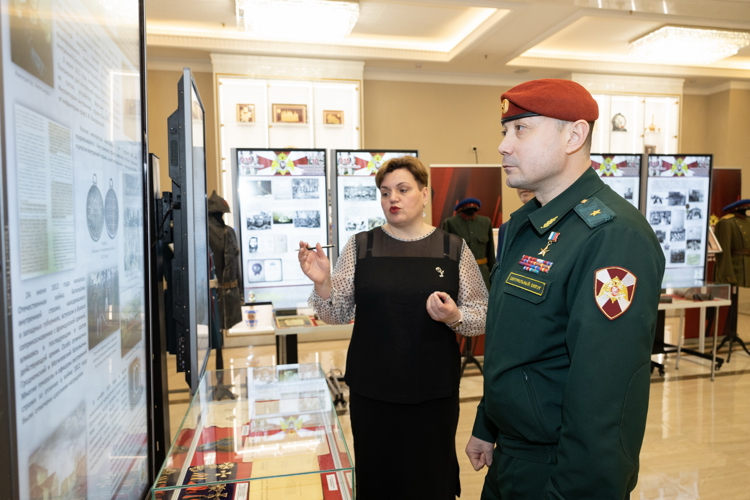Выставка Центрального музея Росгвардии открылась в Совете Федерации Федерального Собрания Российской Федерации