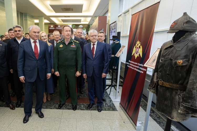 Уникальные экспонаты из фондов Центрального музея Росгвардии представлены на выставке в Государственной думе