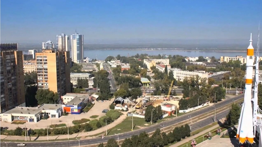 Самара: «Она, как лебедь над рекой, крыла раскинула широко…»