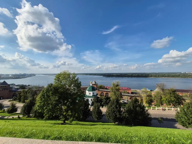 Нижний Новгород: «Здесь древности густая бахрома, защитников и мучеников лики...»