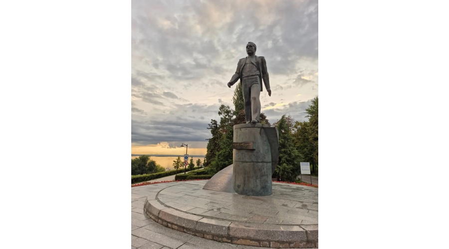 Саратов: «Большой и древний город на волжских берегах…»