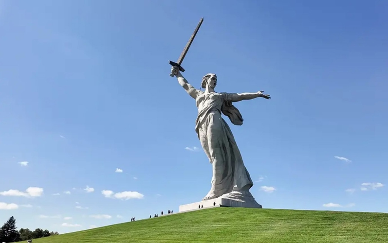 Волгоград: «А этот город — победивший воин, поднявшийся из пепла и невзгод...»