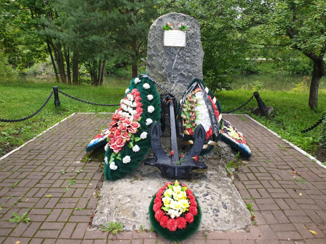 «Солдаты, матросы и офицеры героически выполнили боевой приказ и сделали все, что было в их силах. И не их вина, что они не достигли большой цели». О мужестве участников Стрельнинского десанта, увековеченном в Санкт-Петербурге